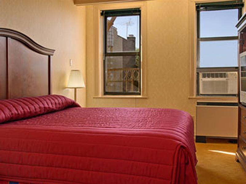 Hotel Ramada By Wyndham Jersey 2*